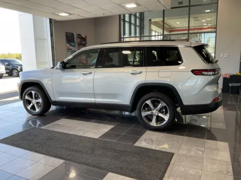 More photos of 2024 Jeep Grand Cherokee L Limited at Jay Wolfe Toyota, MO