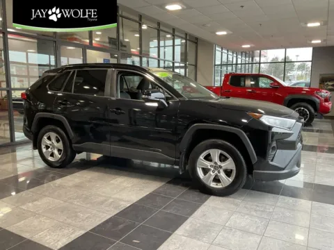 Black 2021 Toyota RAV4 XLE for sale in Kansas City, MO