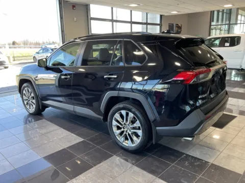 More photos of 2019 Toyota RAV4 Limited at Jay Wolfe Toyota, MO