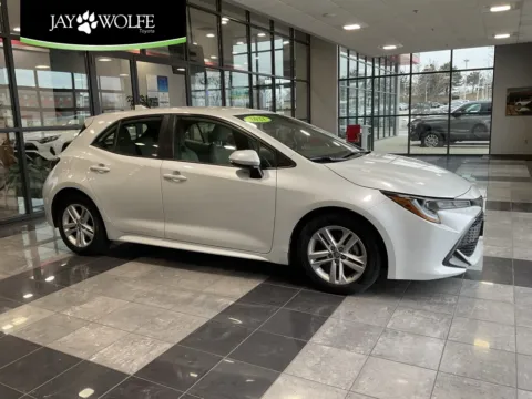 White 2021 Toyota Corolla Hatchback SE for sale in Kansas City, MO