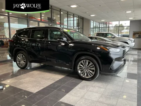 Black 2022 Toyota Highlander Hybrid Platinum for sale in Kansas City, MO