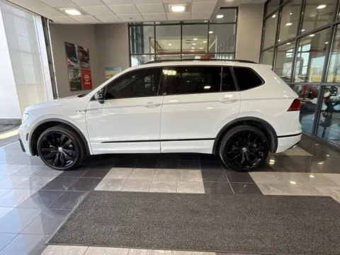 More photos of 2020 Volkswagen Tiguan 2.0T SE R-Line Black at Jay Wolfe Toyota, MO