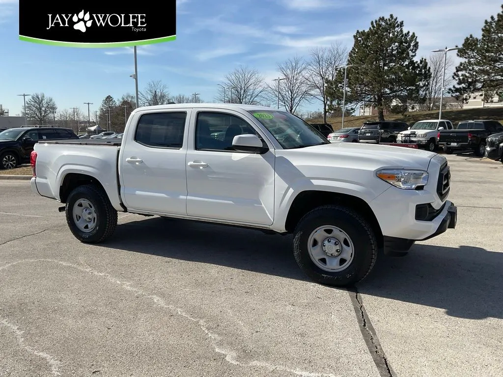 White 2023 Toyota Tacoma SR for sale in Kansas City, MO