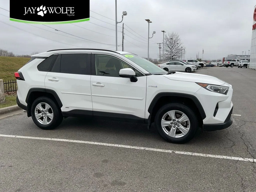 2021 Toyota RAV4 Hybrid XLE for sale in Kansas City, MO