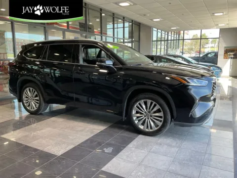 Black 2024 Toyota Highlander Platinum for sale in Kansas City, MO