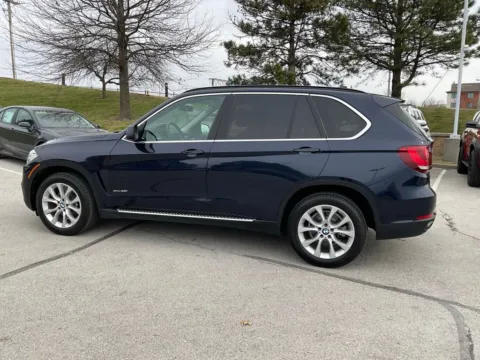 More photos of 2016 BMW X5 xDrive35i at Jay Wolfe Toyota, MO