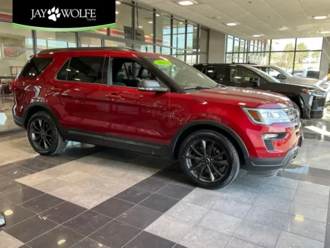 Red 2018 Ford Explorer XLT for sale in Kansas City, MO