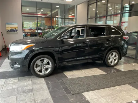 Another view of 2016 Toyota Highlander Limited for sale in Kansas City, MO at Jay Wolfe Toyota