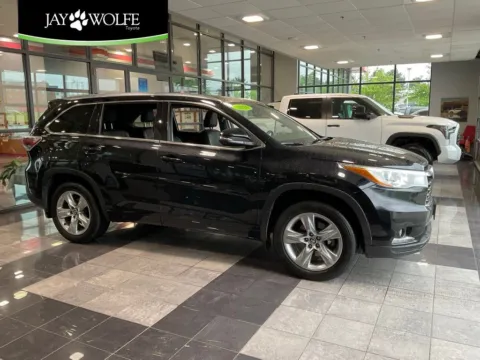 Black 2016 Toyota Highlander Limited for sale in Kansas City, MO