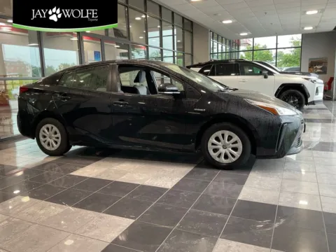 Black 2022 Toyota Prius LE for sale in Kansas City, MO