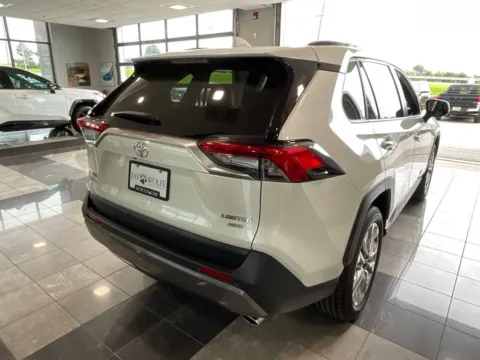More photos of 2020 Toyota RAV4 Limited at Jay Wolfe Toyota, MO