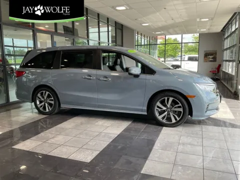 Black 2023 Honda Odyssey Touring for sale in Kansas City, MO