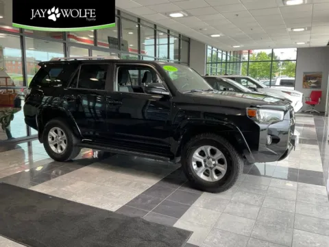 Black 2018 Toyota 4Runner SR5 for sale in Kansas City, MO