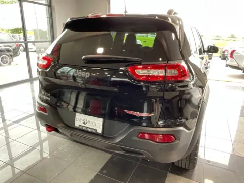 More photos of 2018 Jeep Cherokee Trailhawk at Jay Wolfe Toyota, MO