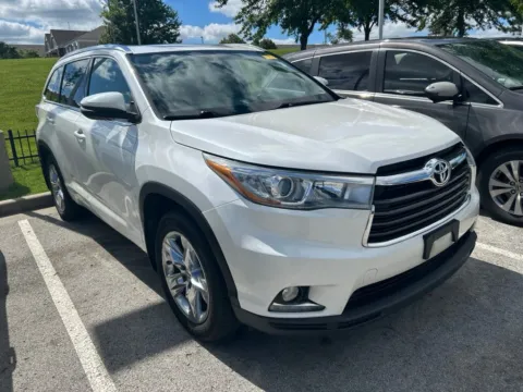 Photos of 2015 Toyota Highlander Limited for sale in Kansas City, MO at Jay Wolfe Toyota
