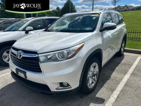White 2015 Toyota Highlander Limited for sale in Kansas City, MO