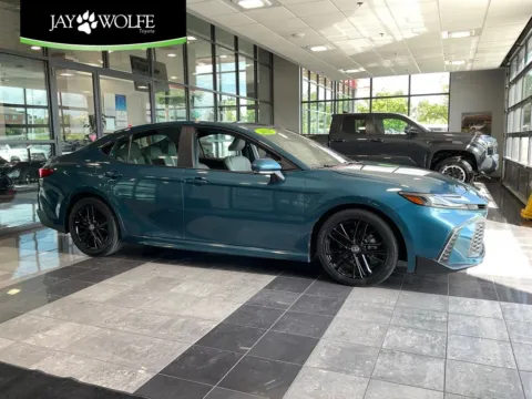 Blue 2025 Toyota Camry SE for sale in Kansas City, MO