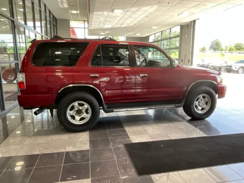 More photos of 2002 Toyota 4Runner SR5 at Jay Wolfe Toyota, MO