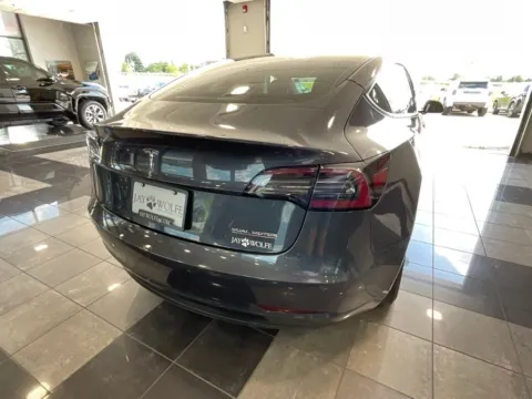 More photos of 2022 Tesla Model 3 Performance at Jay Wolfe Toyota, MO