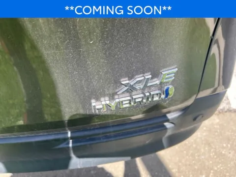 More photos of 2024 Toyota Sienna XLE at Jay Wolfe Toyota, MO
