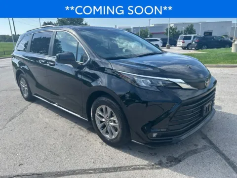 Another view of 2026 Toyota Sienna XLE for sale in Kansas City, MO at Jay Wolfe Toyota