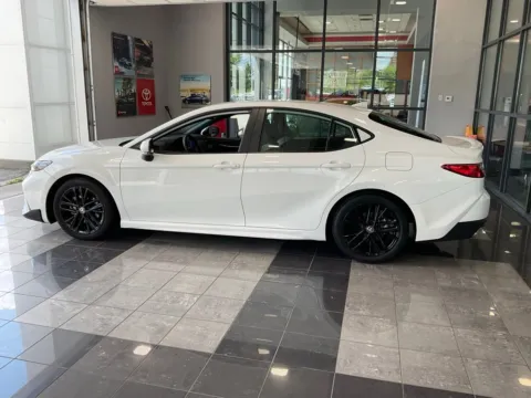 More photos of 2025 Toyota Camry SE at Jay Wolfe Toyota, MO