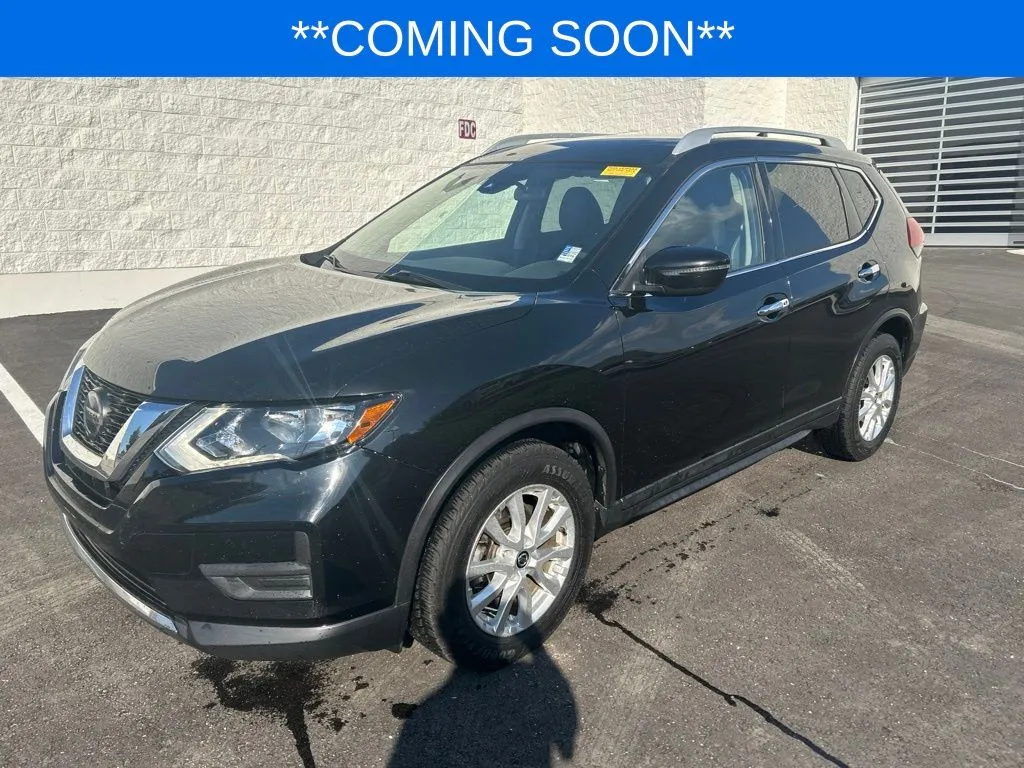 Black 2019 Nissan Rogue SV for sale in Kansas City, MO