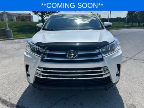 Photos of 2019 Toyota Highlander Limited for sale in Kansas City, MO at Jay Wolfe Toyota