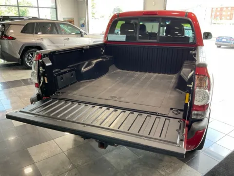 More photos of 2013 Toyota Tacoma at Jay Wolfe Toyota, MO