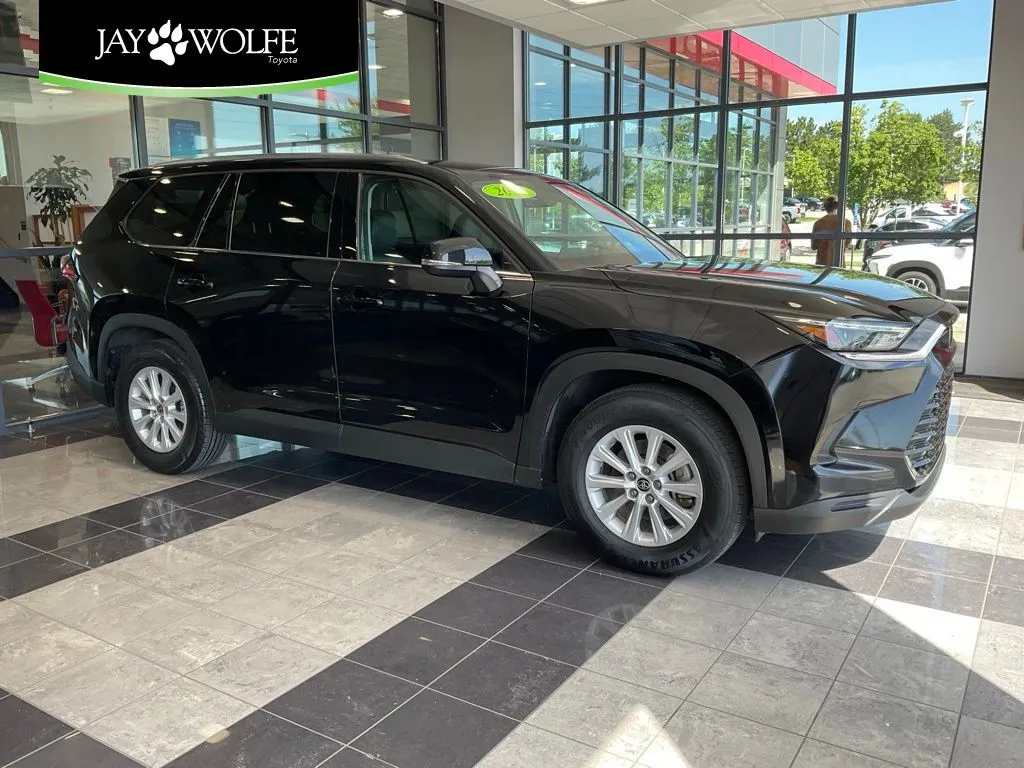 Black 2025 Toyota Grand Highlander XLE for sale in Kansas City, MO