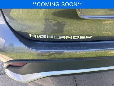 More photos of 2023 Toyota Highlander XSE at Jay Wolfe Toyota, MO