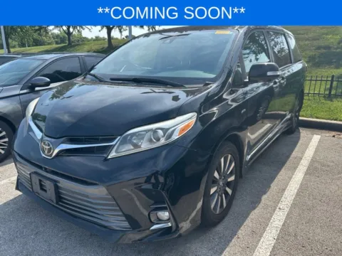 Black 2018 Toyota Sienna Limited Premium for sale in Kansas City, MO