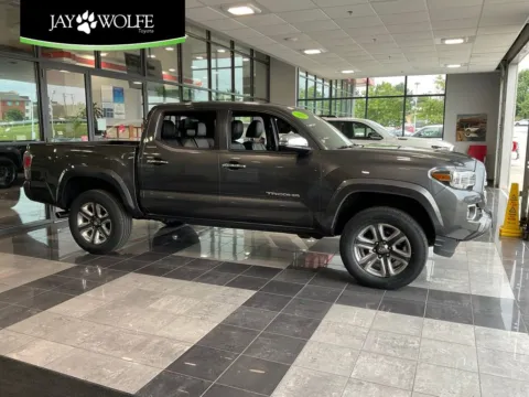 Gray 2019 Toyota Tacoma Limited for sale in Kansas City, MO