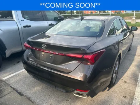 More photos of 2019 Toyota Avalon XLE at Jay Wolfe Toyota, MO