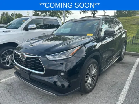 Black 2022 Toyota Highlander Platinum for sale in Kansas City, MO