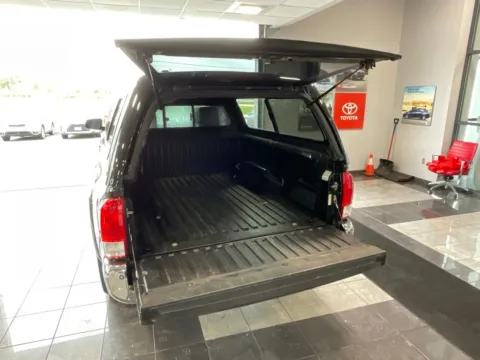 More photos of 2017 Toyota Tacoma SR5 at Jay Wolfe Toyota, MO