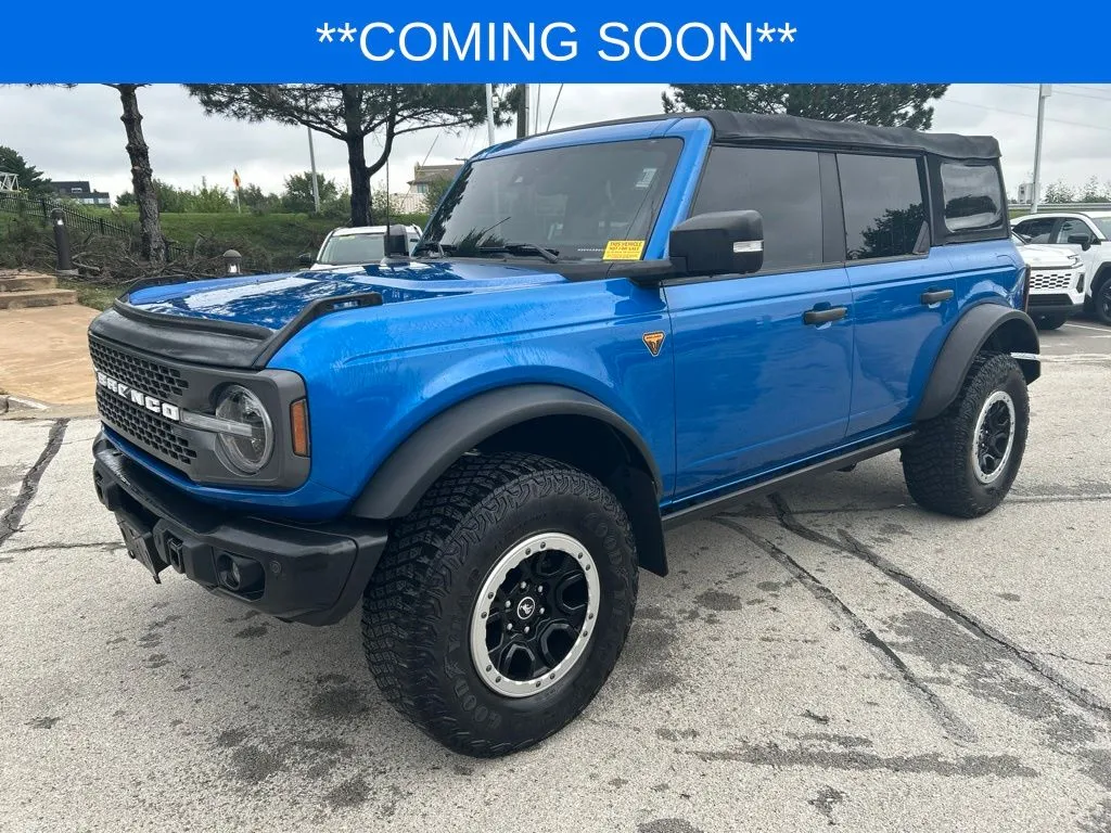 Blue 2022 Ford Bronco Badlands for sale in Kansas City, MO