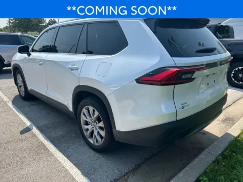 More photos of 2024 Toyota Grand Highlander Limited at Jay Wolfe Toyota, MO