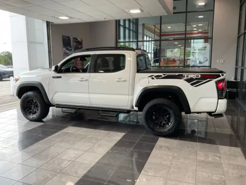 More photos of 2021 Toyota Tacoma TRD Pro at Jay Wolfe Toyota, MO