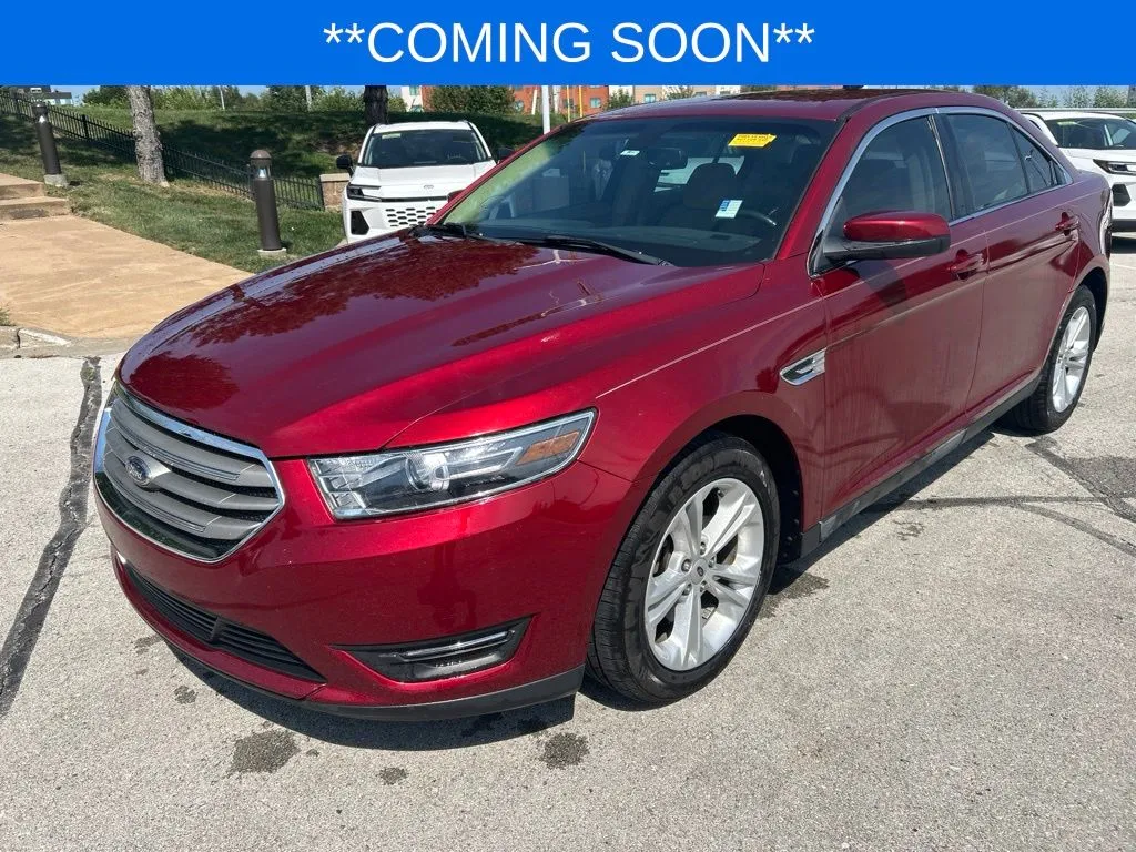 Red 2018 Ford Taurus SEL for sale in Kansas City, MO