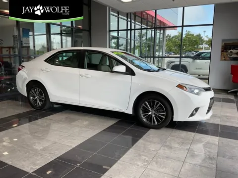 White 2016 Toyota Corolla LE Plus for sale in Kansas City, MO