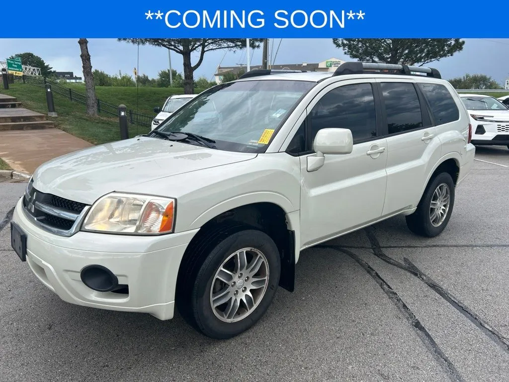 Silver 2008 Mitsubishi Endeavor SE for sale in Kansas City, MO