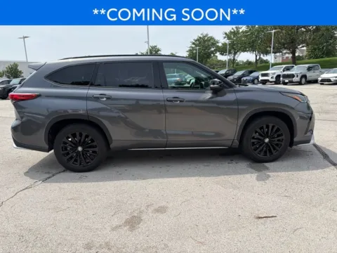 More photos of 2023 Toyota Highlander XSE at Jay Wolfe Toyota, MO