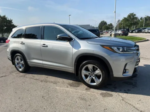More photos of 2019 Toyota Highlander Limited at Jay Wolfe Toyota, MO
