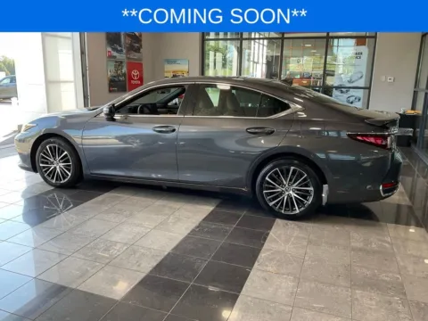 More photos of 2022 Lexus ES 250 at Jay Wolfe Toyota, MO