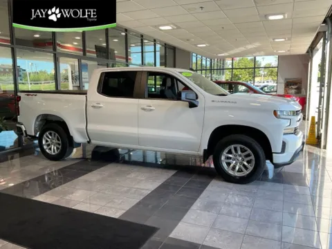 White 2019 Chevrolet Silverado 1500 RST for sale in Kansas City, MO