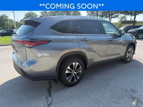 More photos of 2026 Toyota Highlander Hybrid XLE at Jay Wolfe Toyota, MO