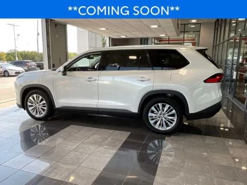 More photos of 2024 Toyota Grand Highlander Platinum at Jay Wolfe Toyota, MO