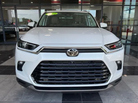 Photos of 2024 Toyota Grand Highlander Platinum for sale in Kansas City, MO at Jay Wolfe Toyota