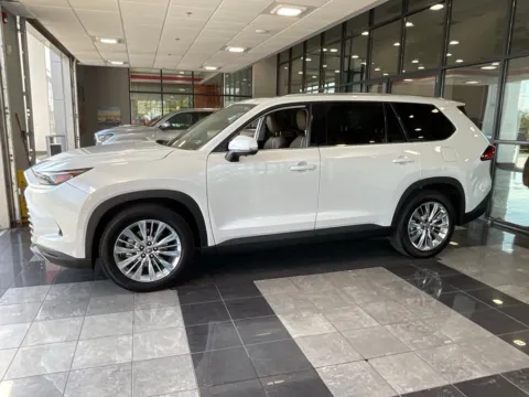 Another view of 2024 Toyota Grand Highlander Platinum for sale in Kansas City, MO at Jay Wolfe Toyota